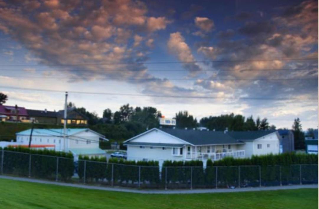 Fraser Bridge Inn Кенель Экстерьер фото