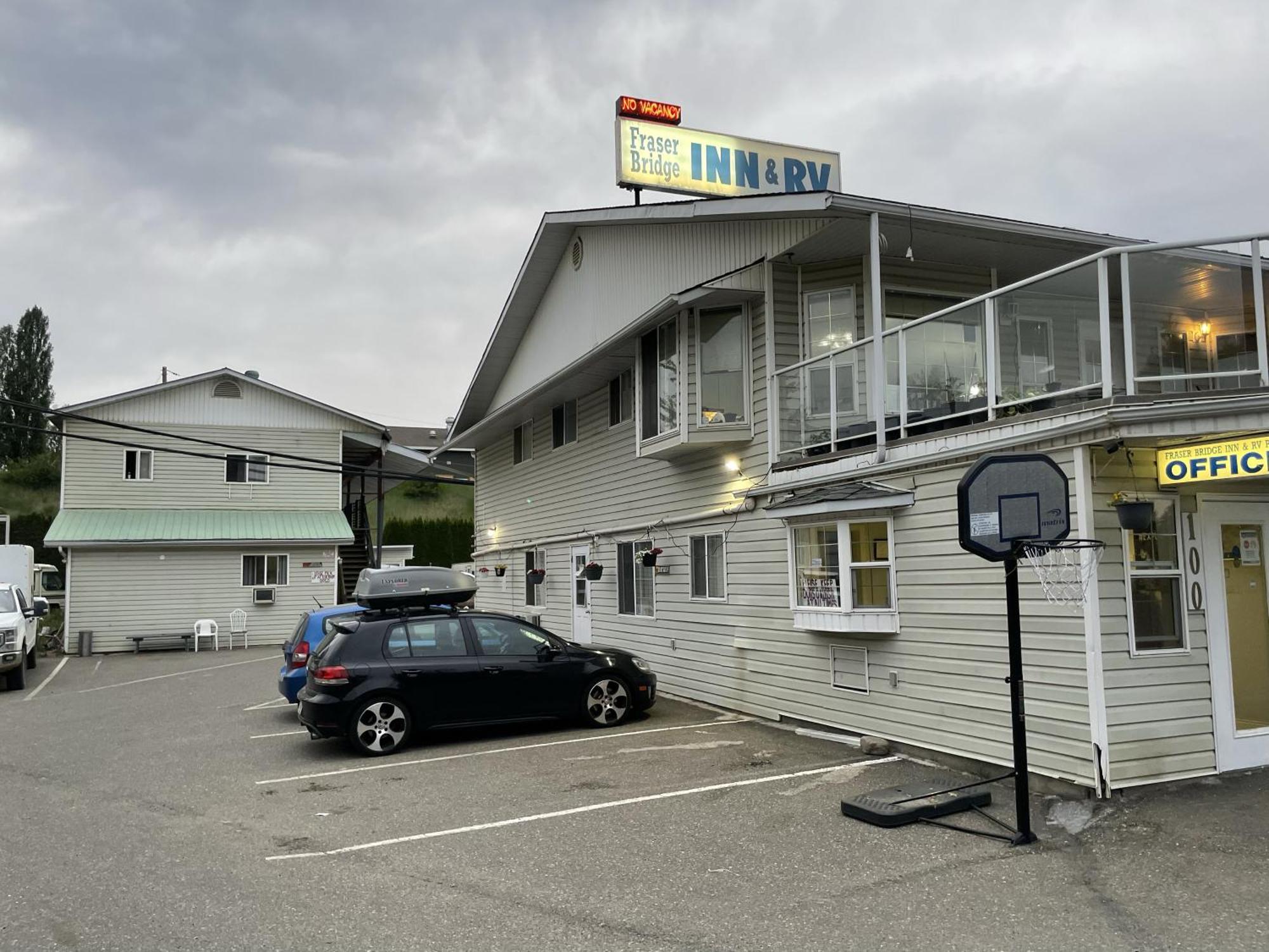 Fraser Bridge Inn Кенель Экстерьер фото